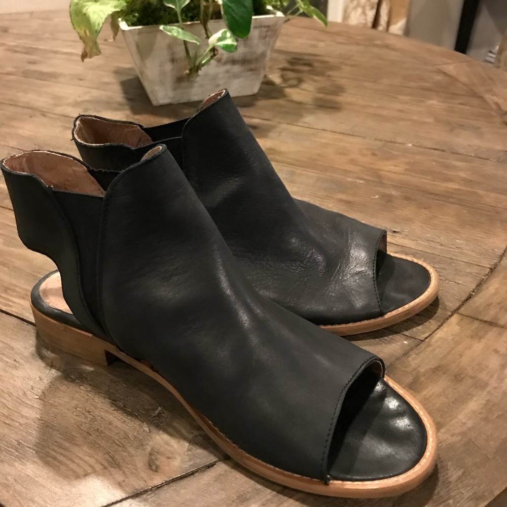 Black sandals